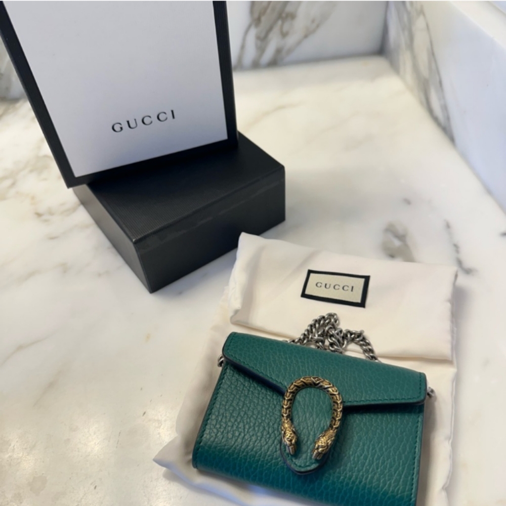 GUCCI wallet authentic. New never used deep green leather material..